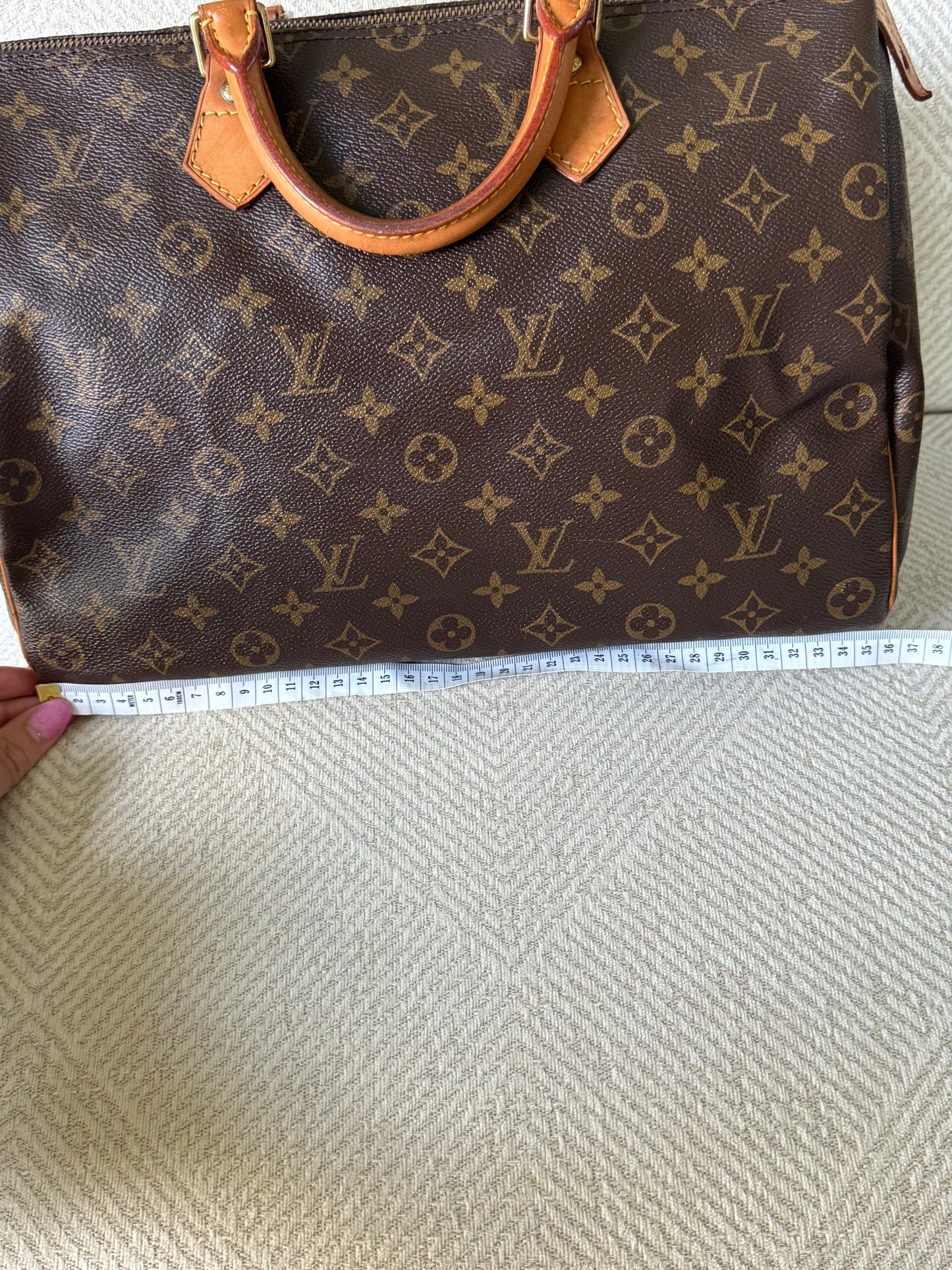 Louis Vuitton Speedy 35